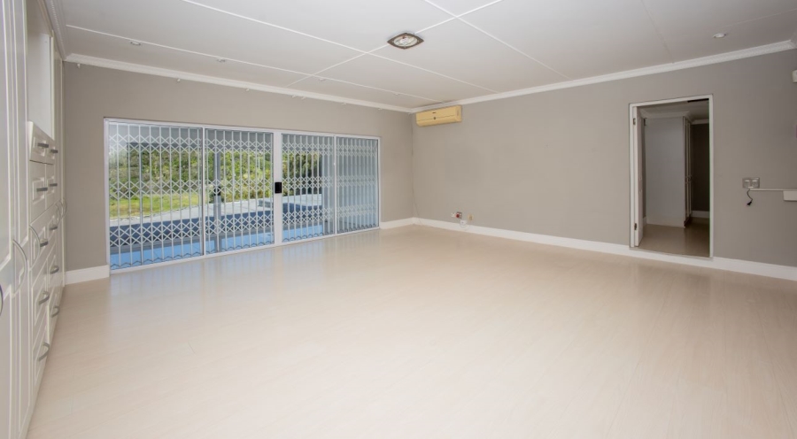 4 Bedroom Property for Sale in Beacon Bay Eastern Cape